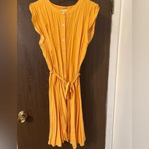 Yellow dot ruffle sleeve Loft size 14 dress
